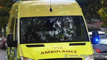 Afvalophaler aangereden door personenwagen