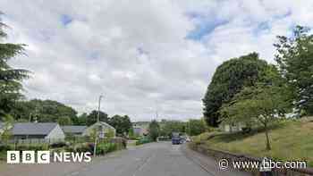 Teenagers charged after boy, 17, stabbed in street