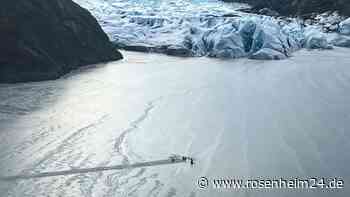 Flugzeug stürzt ab und sinkt - Papa und Kinder überleben 12 Stunden auf Tragflächen und im Wrack