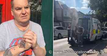 Plumstead man who sent sexual messages to four girls confronted by paedo hunters