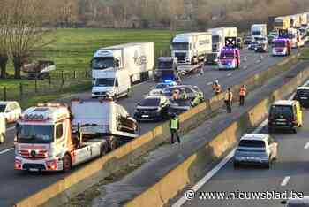 Ongeval met vier personenwagens op E17 stuurt avondspits in de war