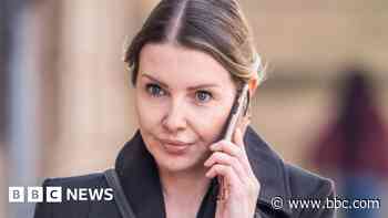 Prison governor had 'fling with drug dealer inmate'