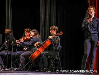 35 new American citizens welcomed in naturalization ceremony at Maumee High School