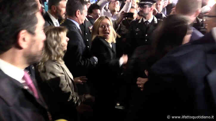 Meloni: “Come si tutela il Made in Italy dai dazi? Con la diplomazia”. E non risponde sul resto