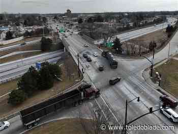 Navarre reopening postponed to April 11