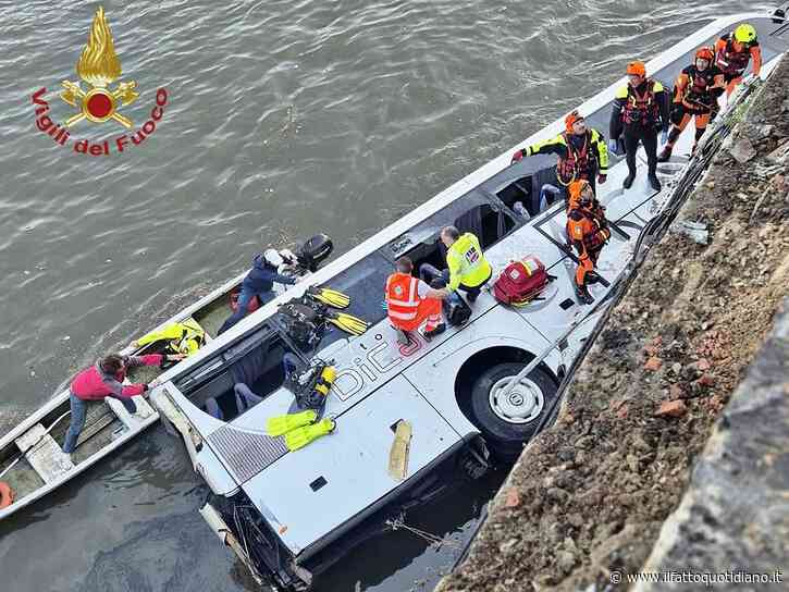 Bus precipita nel Po a Torino: morto l’autista. Doveva caricare una scolaresca