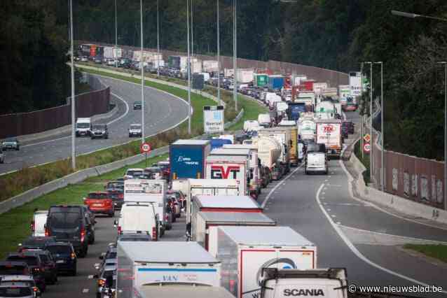 Brusselse buitenring in nacht van donderdag op vrijdag afgesloten voor plaatsing van dynamisch verkeersbord