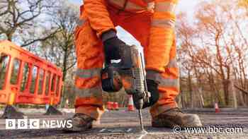 Warning after trader pretends to be council worker