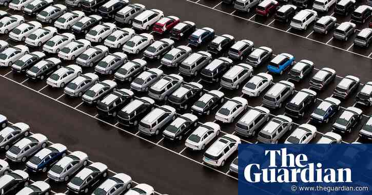 Donald Trump announces new 25 tariffs on cars from overseas