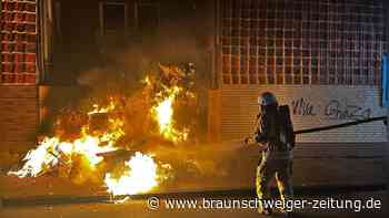 Brennender Sperrmüll in Helmstedt sorgt für Feuerwehreinsatz