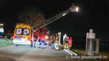 Hulpdiensten rukken uit voor melding auto te water aan Voorhavenwal
