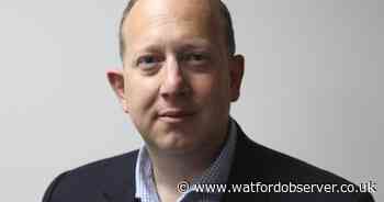 Hertsmere leader narrowly survives vote of no confidence