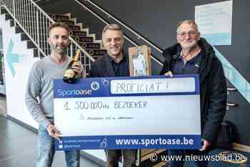 Bart, 1.500.000ste bezoeker Sportoase, kan binnenkort na fitnessen of zwemmen iets drinken in vernieuwde cafetaria