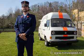 Van Korpschef tot Matrak: ‘flik’ Jarne (26) serveert “crimineel lekkere burgers” in oud-rijkswachtersbusje