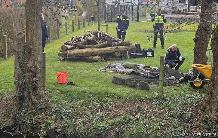 Politie deed onderzoek in tuin van woning Rijksweg Groningen