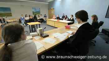 PMG-Schüler geben sich im Amtsgericht Gifhorn als Richter aus