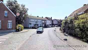 Twee gewonden nadat wagen inrijdt op terras in Essen