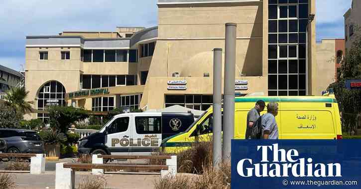 Six Russian tourists die after submarine sinks off Egypt coast