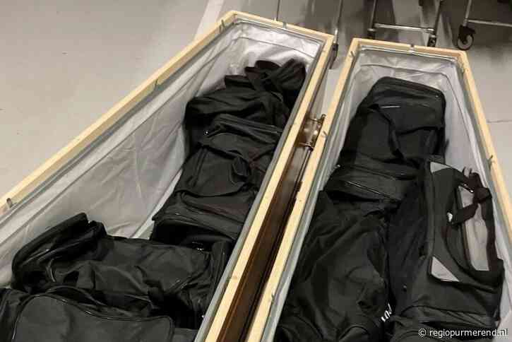 Lijkwagen vol cocaïne: Fransman reed richting Edam met 230 kilo drugs in doodskisten