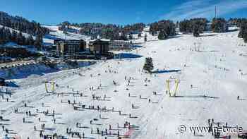 Zuvor Tourismuslizenz entzogen: Mindestens zwei Tote bei Feuer in Skihotel in der Türkei