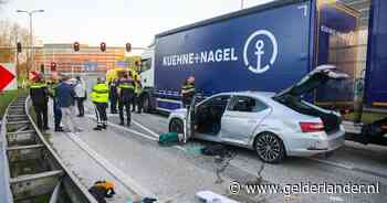 Automobilist ramt op stilstaande vrachtwagen na achtervolging op A12, waarschuwingsschoten gelost