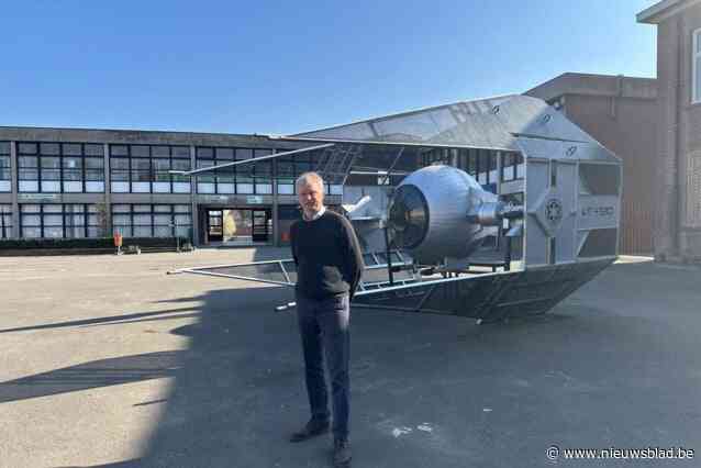 Directeur die zijn leerlingen in ‘Château Planckaert’ liet schitteren gaat met pensioen: “Als oud-leerling in zijn camionette zwaait, weet ik dat hij zijn boterham eerlijk verdient”