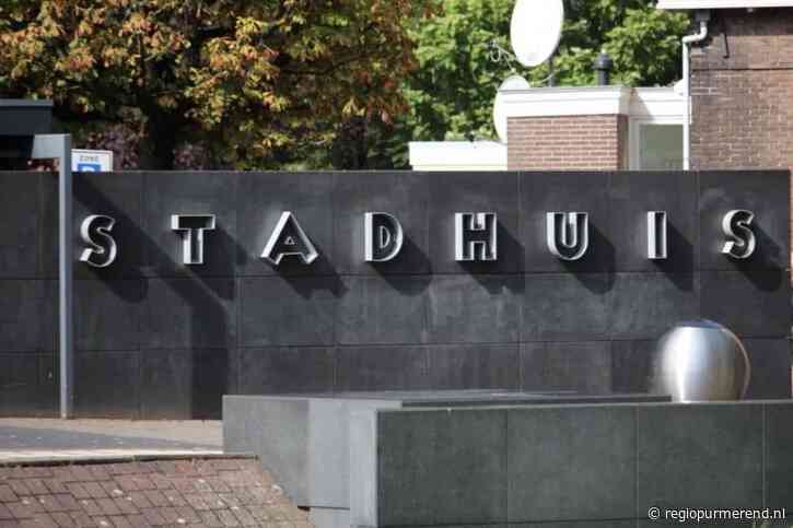 Verdwenen letters ‘Stadhuis’ keren terug op Stadhuisplein in Purmerend