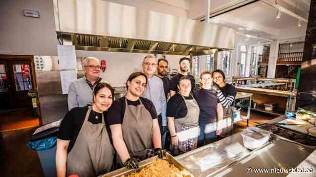 In restaurant Samenloop koken vluchtelingen samen met topchefs: “Ik heb hier niet alleen leren koken, maar ook een nieuwe familie gevonden”