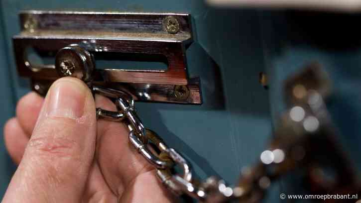 Meisje (15) gaat als nepagent langs de deuren bij ouderen en wordt betrapt