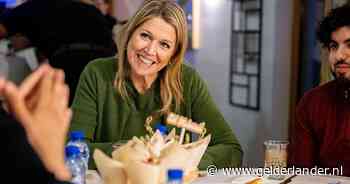 Koningin Máxima eet voor het eerst mee met iftar: ‘Komen uw dochters straks ook nog?’