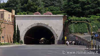 La galleria Pasa chiude di notte. I bus deviati
