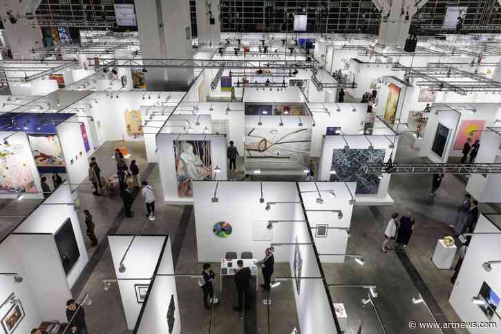 The Best Booths at Art Basel Hong Kong 2025, From a Gold-Digging Video Game to Extravagant Installations