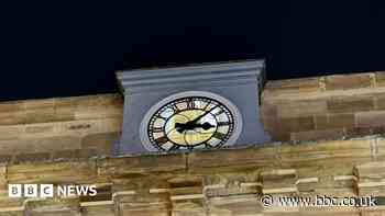 Station clocks broken months after being fixed