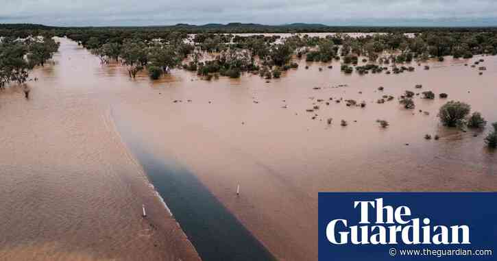 Weather tracker: Heavy rain alerts in Queensland as floods cut off towns
