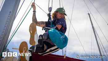 Triple amputee begins solo sail across Pacific