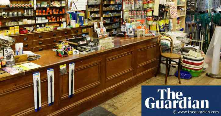 Retail sales in Great Britain given lift as shoppers splash out