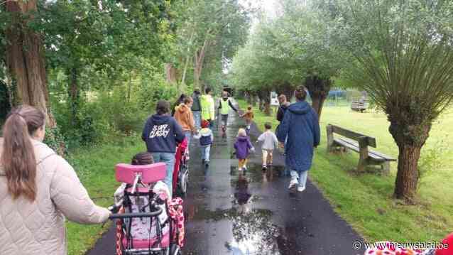 Afvaardiging Reva-personeel houdt op stakingsmaandag kleine optocht, ontvangst in gemeentehuis afgeblazen na protest N-VA