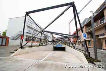 8020blauw vindt ondergrondse parking onderbenut, maar burgemeester pareert kritiek: “Momentopnames bepalen geen beleid”