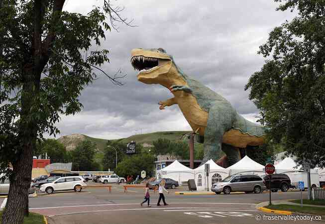 Fight on in southern Alberta to save Tyra the mega-popular tourist-luring dinosaur