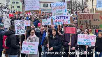 Protest nach Klinik-Insolvenz: Tausende Menschen demonstrieren in Wertingen
