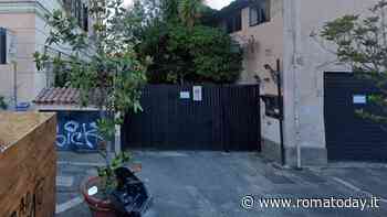 San Lorenzo, via gli alberi e il verde: al posto degli orti didattici ora c'è il parcheggio di un B&B