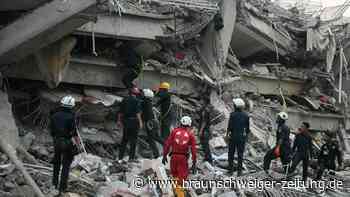 Mandalay nach Beben: Helfer suchen verzweifelt nach Überlebenden