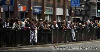Newcastle United fans turn streets black and white for Carabao Cup parade celebrations
