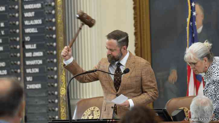 Texas House meets for less than 9 seconds in forced Saturday session