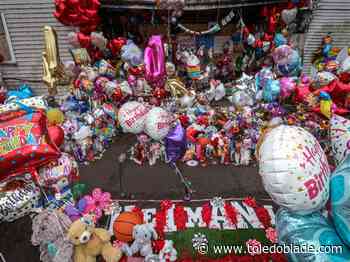 Photo Gallery: Community memorializes Keimani at abandoned Miami Street house