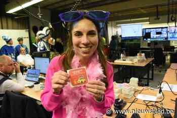 CARNAVAL HALLE. Grappige slogans geven carnavalisten tips om veilig te feesten