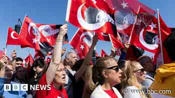 Protesters return to Istanbul's streets for huge rally