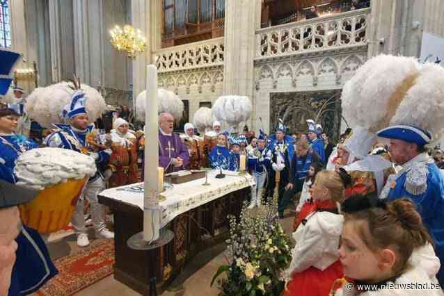 CARNAVAL HALLE. Gilles zorgen voor hét kippenvelmoment van het carnavalsweekend