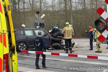 Auto aangereden door trein: spoorverkeer tijdlang onderbroken tussen Zottegem en Melle