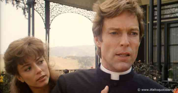 È morto Richard Chamberlain, il Padre Ralph di “Uccelli di rovo”: “Quando sono nato essere gay era peggio che essere un assassino. Ho avuto paura”